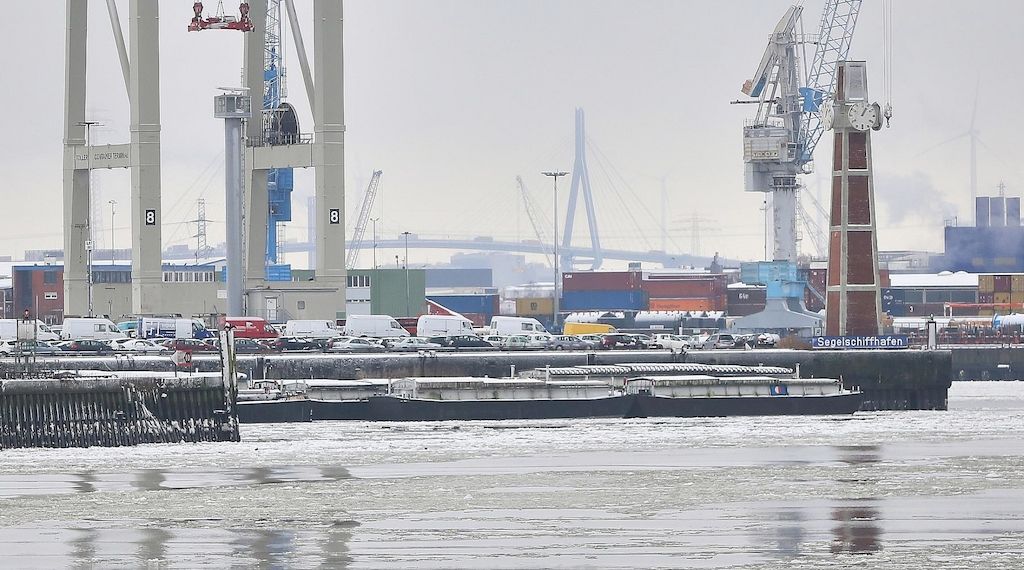 Linksfraktion wirft Senat Zeitspiel bei "Klimakillergas" im Hafen vor