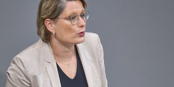Hubig will Opfern häuslicher Gewalt schnelle Scheidung ermöglichen