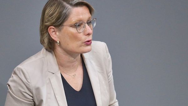 Hubig will Opfern häuslicher Gewalt schnelle Scheidung ermöglichen