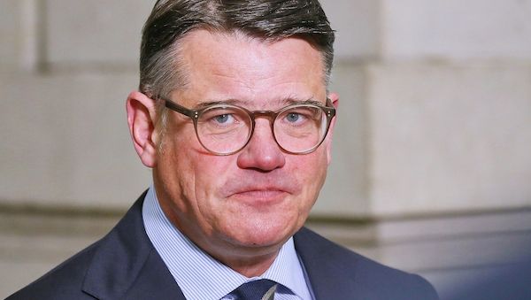 Rhein fordert härtere Sanktionen für Arbeitsverweigerer