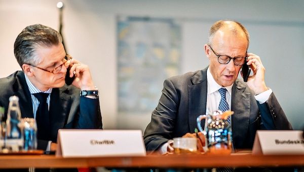Berlin würde entführtes Passagierflugzeug nicht abschießen