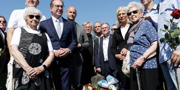 Scharf und Dobrindt gedenken Opfer des Brünner Todesmarschs