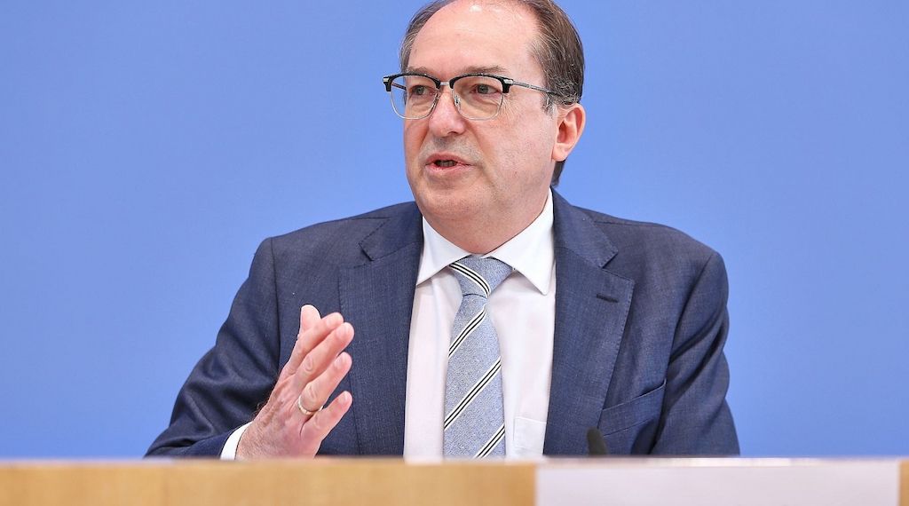Dobrindt warnt vor Einbürgerung von Antisemiten
