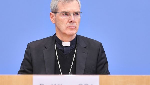 Bischof Wilmer: Papst-Enzyklika soll Antwort auf Tech-Riesen geben