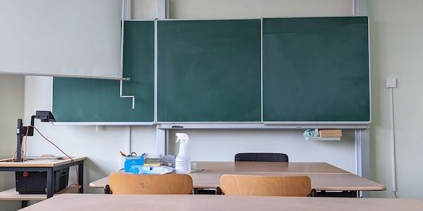 Wirtschaftsweiser stellt Beamten-Status von Lehrern infrage