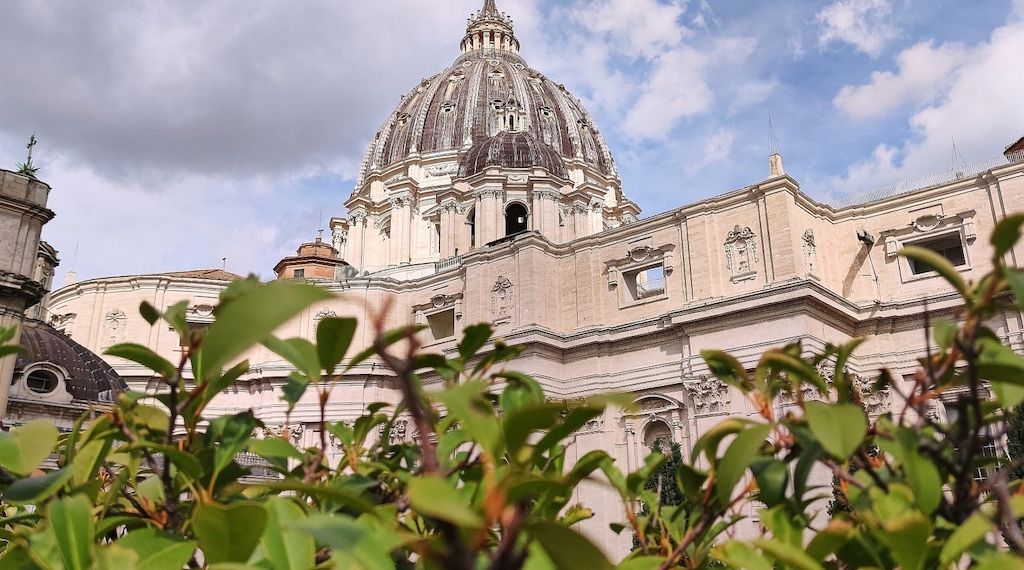 Papst ruft zur "Entwaffnung" von KI auf