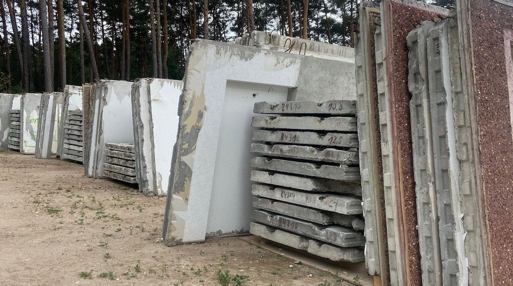 Forscherin baut aus alten Plattenbauten in Brandenburg neue Häuser
