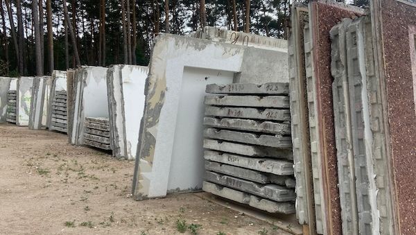 Forscherin baut aus alten Plattenbauten in Brandenburg neue Häuser
