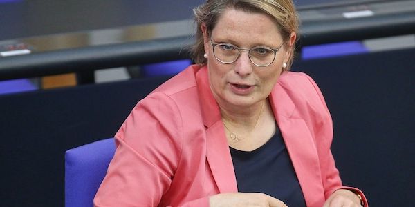Hubig treibt Bauprojekt für Stiftung Forum Recht voran