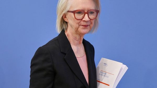 Schnitzer fordert stärkeren Fokus auf KI-Debatte