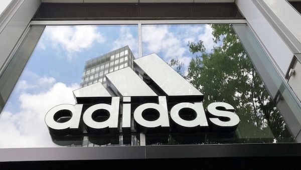 Adidas rechnet mit Absatzrekorden bei Fußball-WM