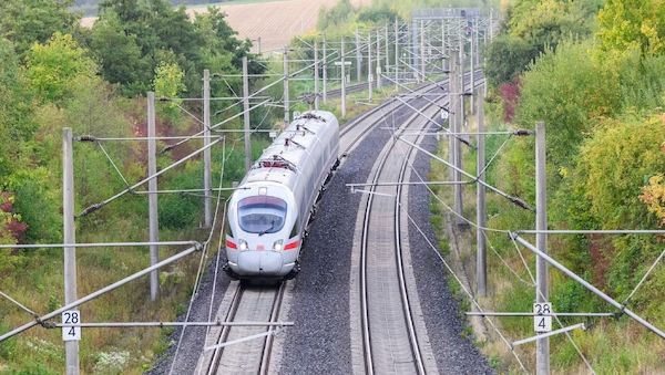 Zugverkehr Hamburg-Berlin beeinträchtigt