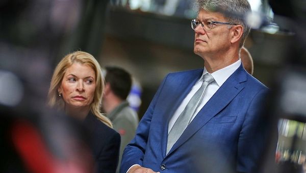 Schnieder erhöht Druck auf Bahn-Chefin Palla