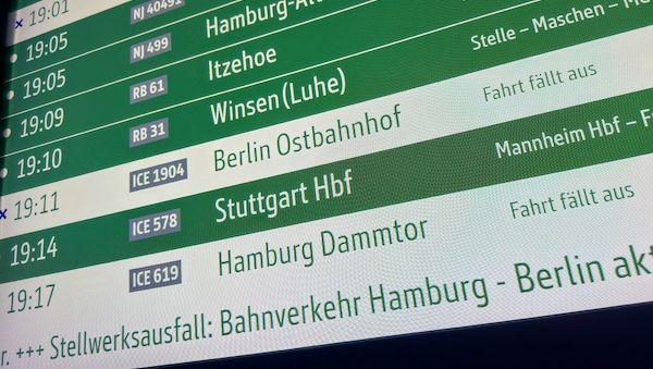 Zugverkehr Berlin-Hamburg rollt wieder