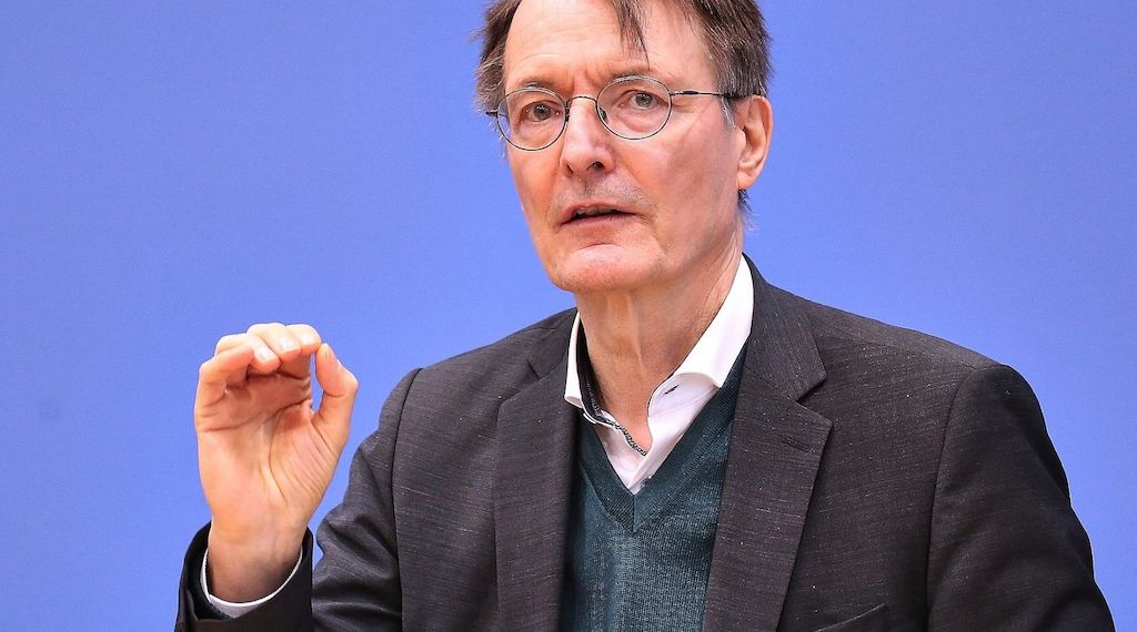 Lauterbach will weitere Ebola-Patienten aus USA aufnehmen
