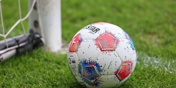 Zoll warnt vor Kauf gefälschter WM-Trikots im Internet
