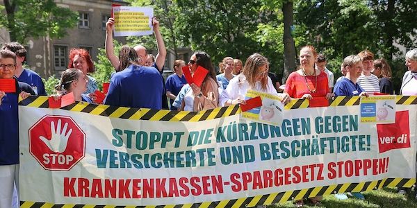 Grünen-Chef Banaszak wirft Merz Versagen bei Sozialpartnern vor