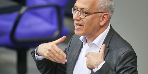 Al-Wazir begrüßt Anklage gegen Scheuer wegen Maut-Skandal