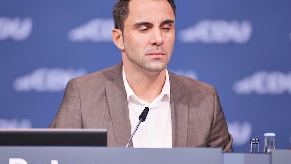 Buckelwal-Initiative: CDU wirft Minister teure Tierquälerei vor
