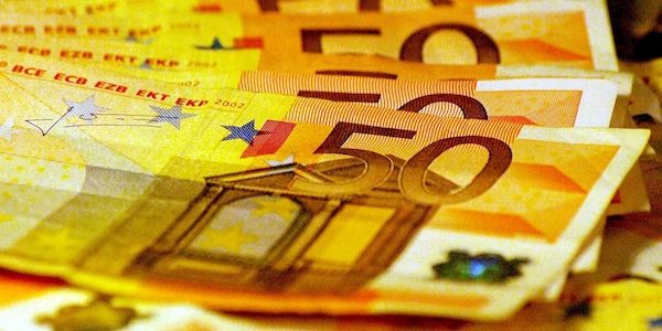 Ifo: Staatsausgaben steigen - private Investitionen sinken