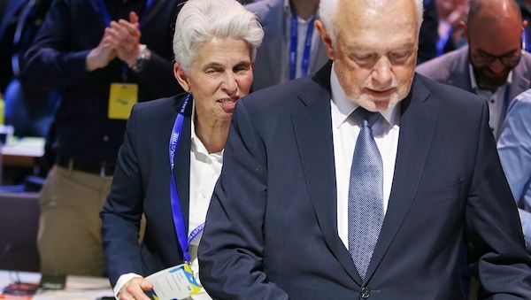 Strack-Zimmermann sieht 40 Prozent als Auftrag zu Kurskorrekturen