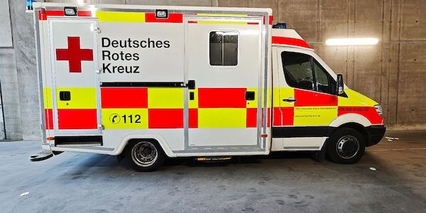 Fünf Verletzte bei Unfall zwischen Kleintransporter und Tram in München