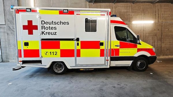 Fünf Verletzte bei Unfall zwischen Kleintransporter und Tram in München