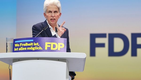 Strack-Zimmermann kündigt weitere Debatten über FDP-Kurs an