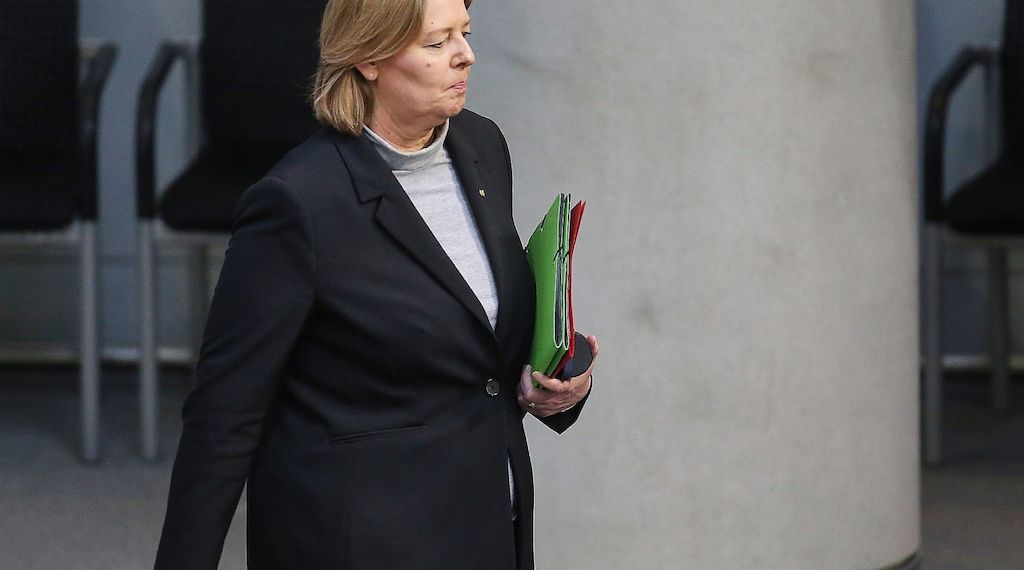 Bundesarbeitsministerin fordert Digitalsteuer