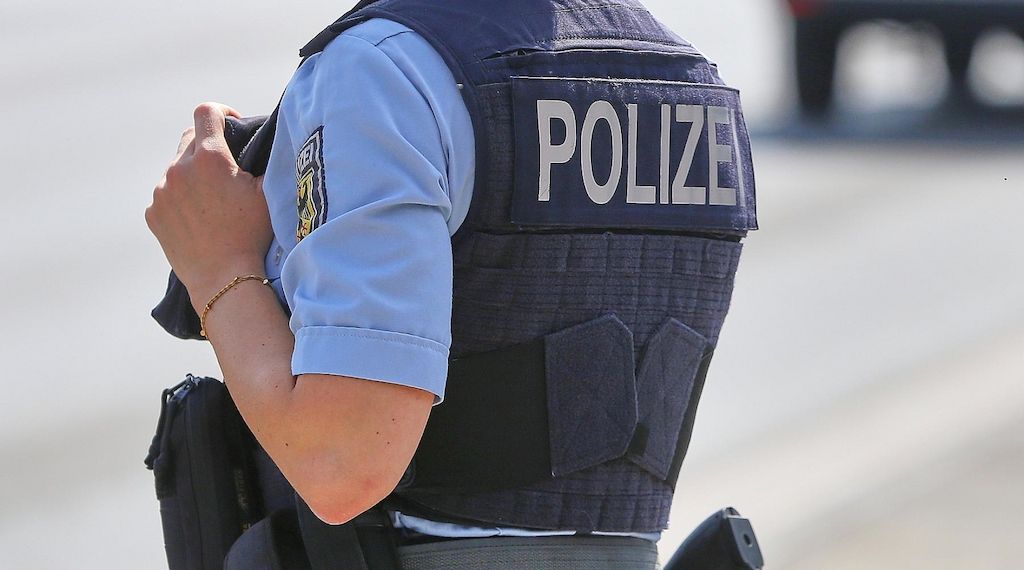 Unbekannter nach versuchtem Treppenstoß im Bremer Hauptbahnhof gesucht