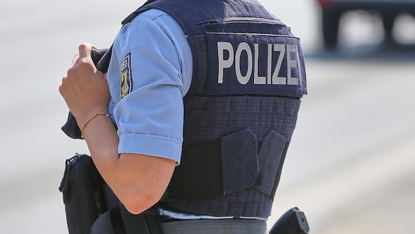 Unbekannter nach versuchtem Treppenstoß im Bremer Hauptbahnhof gesucht