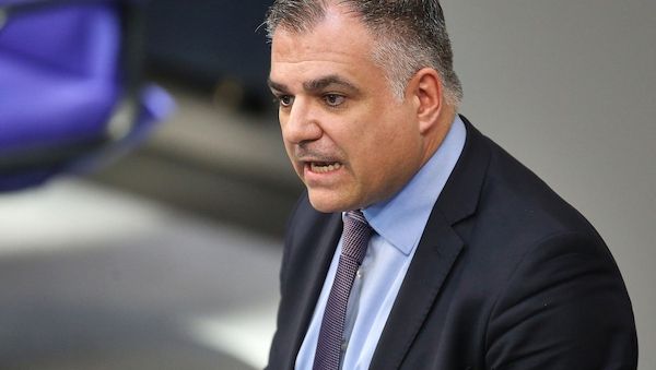 SPD hält Warkens Pflegereform für unzureichend