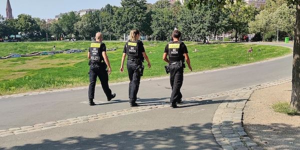 Unbekannte beschmieren Schließzylinder am Görlitzer Park