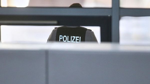 Acht Verletzte bei Unfall mit Polizeiwagen in Berlin-Kreuzberg