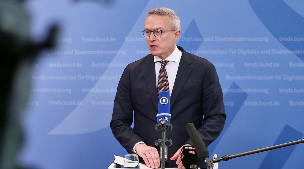 Politik und Wirtschaft wollen Netzausbau beschleunigen