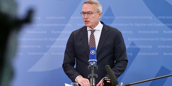 Politik und Wirtschaft wollen Netzausbau beschleunigen