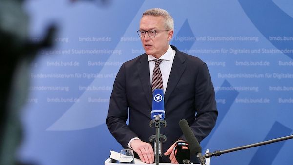 Politik und Wirtschaft wollen Netzausbau beschleunigen