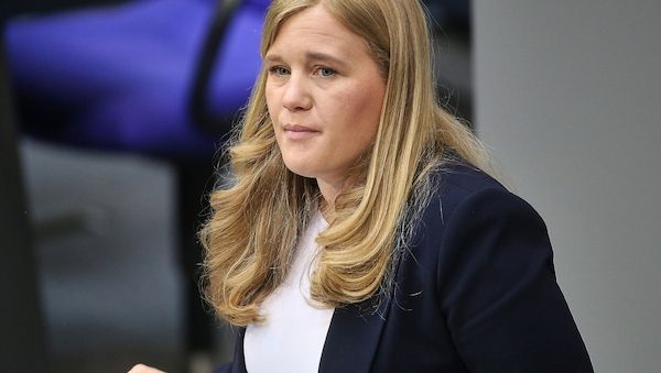 Ortleb kritisiert verpasste Umsetzung von EU-Lohntransparenz-Regeln