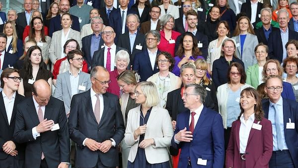 Ehrenamtliche Initiativen im Kanzleramt ausgezeichnet