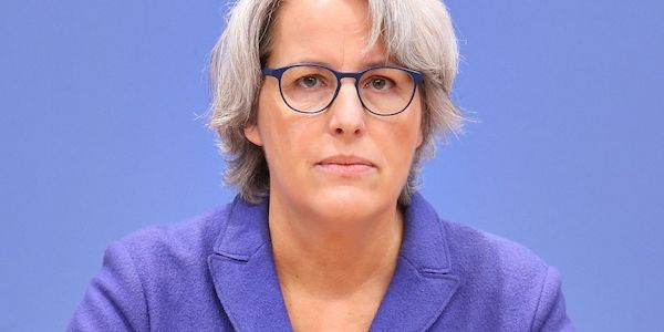 Missbrauchsbeauftragte fordert verschärften Jugendschutz