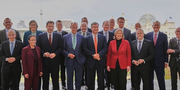 Treffen von Regierungsspitzen mit Sozialpartnern beendet