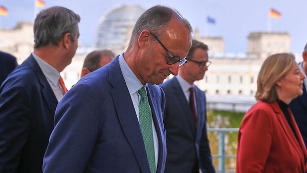Linke kritisiert Merz nach Treffen mit Sozialpartnern