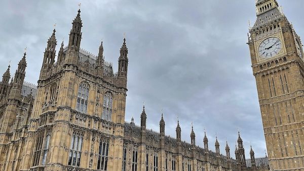 Britischer Verteidigungsminister tritt wegen Haushaltsstreit zurück