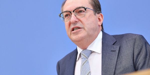 Dobrindt warnt vor hybriden Bedrohungen