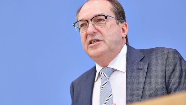 Dobrindt warnt vor hybriden Bedrohungen