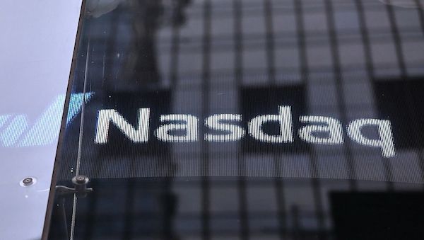 SpaceX legt zu Handelsbeginn zweistellig zu