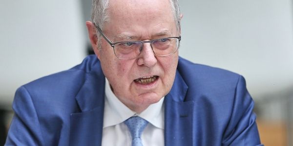 Steinbrück will Bedingungen für Ende von Brandmauer zur AfD