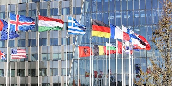 Mélenchon hält Nato für "nutzlos"