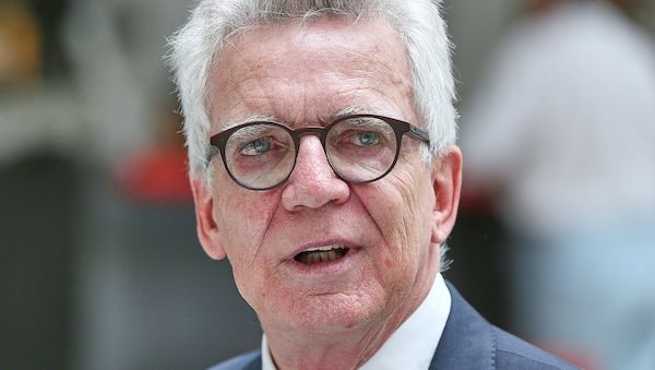 Gabriel und de Maizière kritisieren Regierungsstil