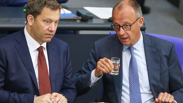 Insa: Union und SPD legen leicht zu